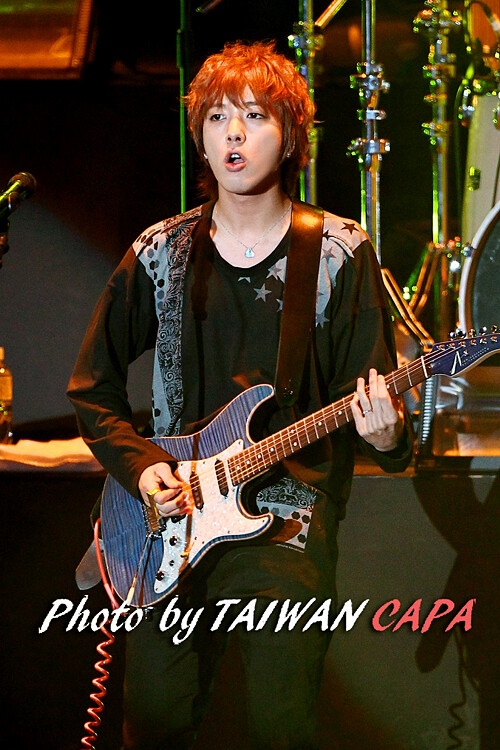 郑容和 cnblue 吉它