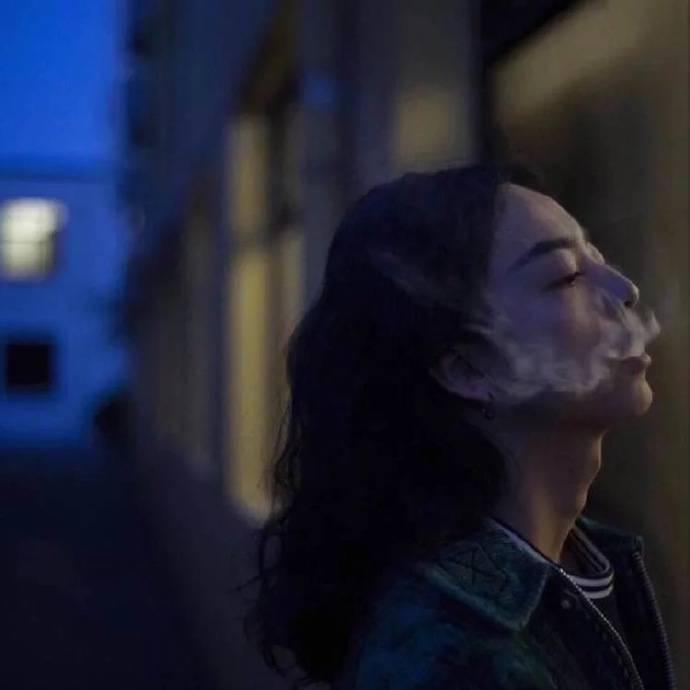 -女生头像-愿十七岁的喜欢都变成七十岁…-堆吗玩女生cf有图片