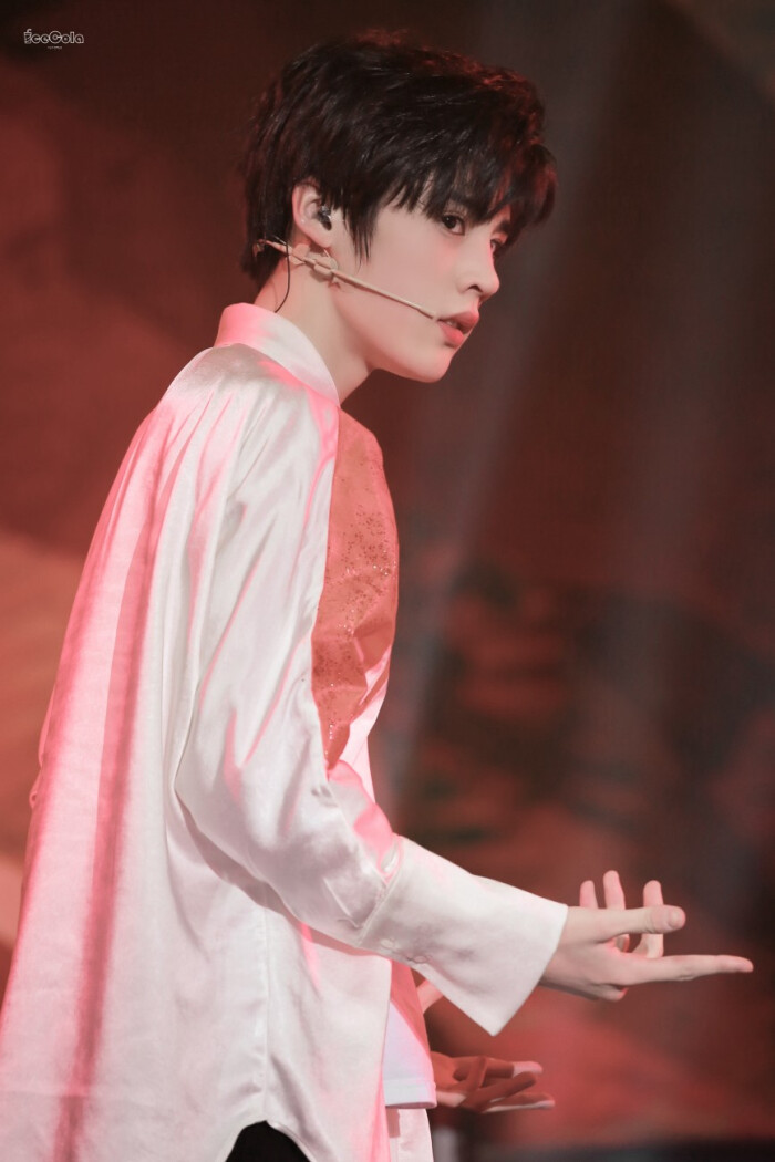 weibo@tttangsiqi 姚景元