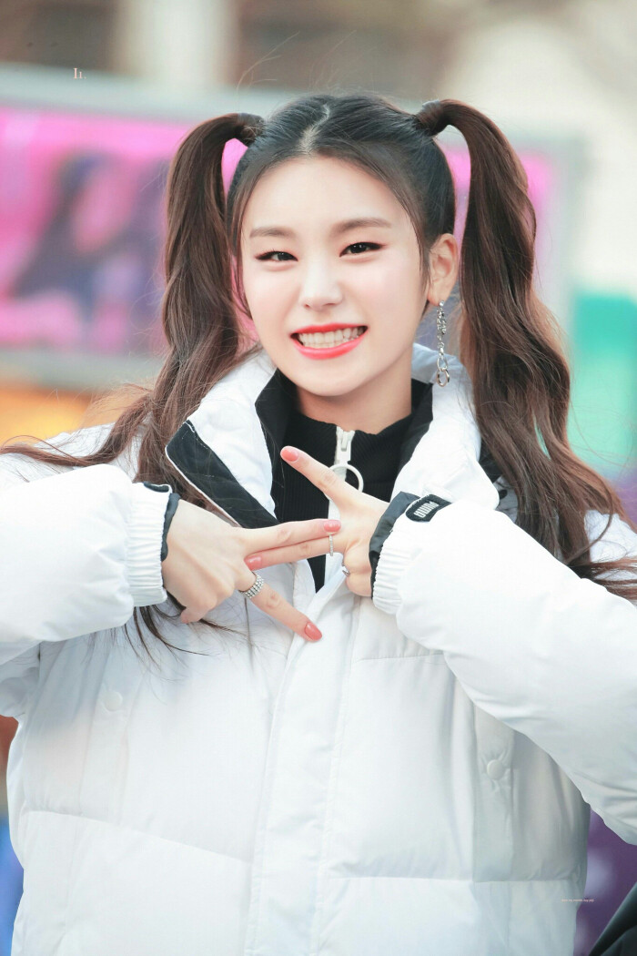 黄艺智-hwang ye ji