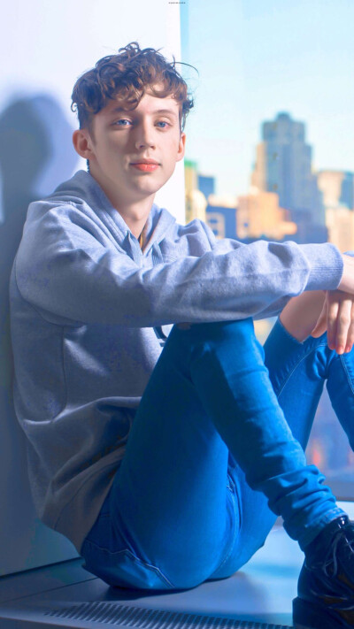 troye sivan 高清壁纸