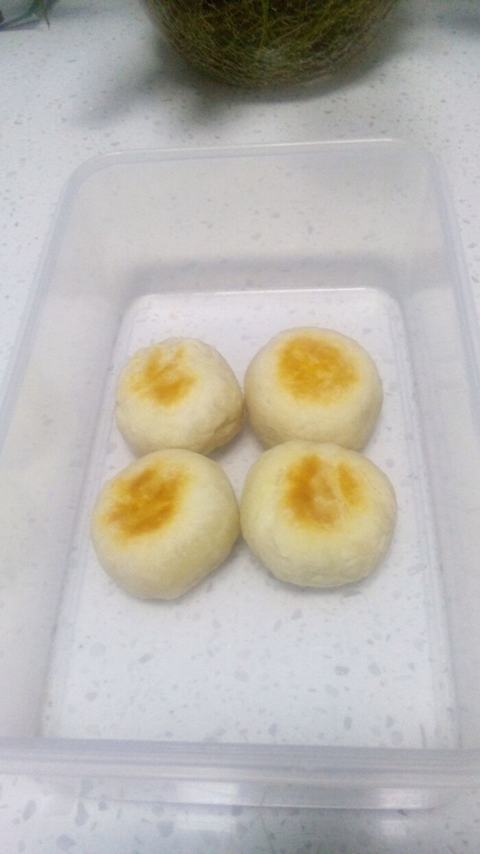 带皮绿豆洗净温水泡一夜,用手揉掉豆皮,放…-堆