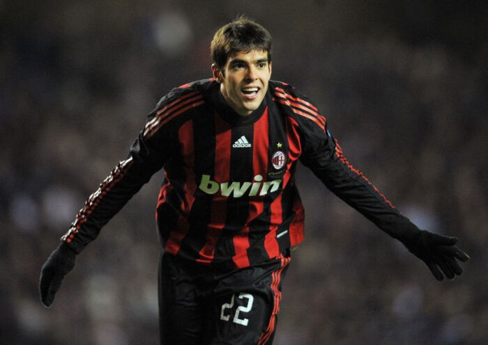 卡卡(全名:里卡尔多·伊泽森·多斯·桑托斯·