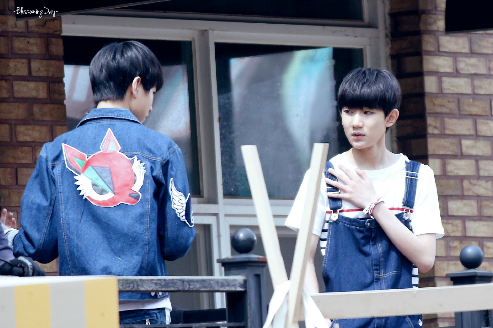 对峙 故事 tfboys王俊凯王源 凯源 cr.logo