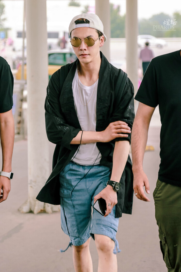 【陈伟霆【cwt【陈等等】160523 北京 机场 送机 2000 x 2999 px