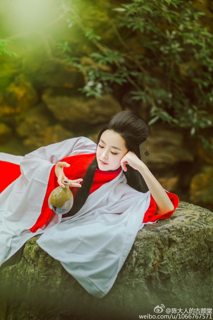 天下风云出我辈, 一入江湖岁月催。 皇图…-堆