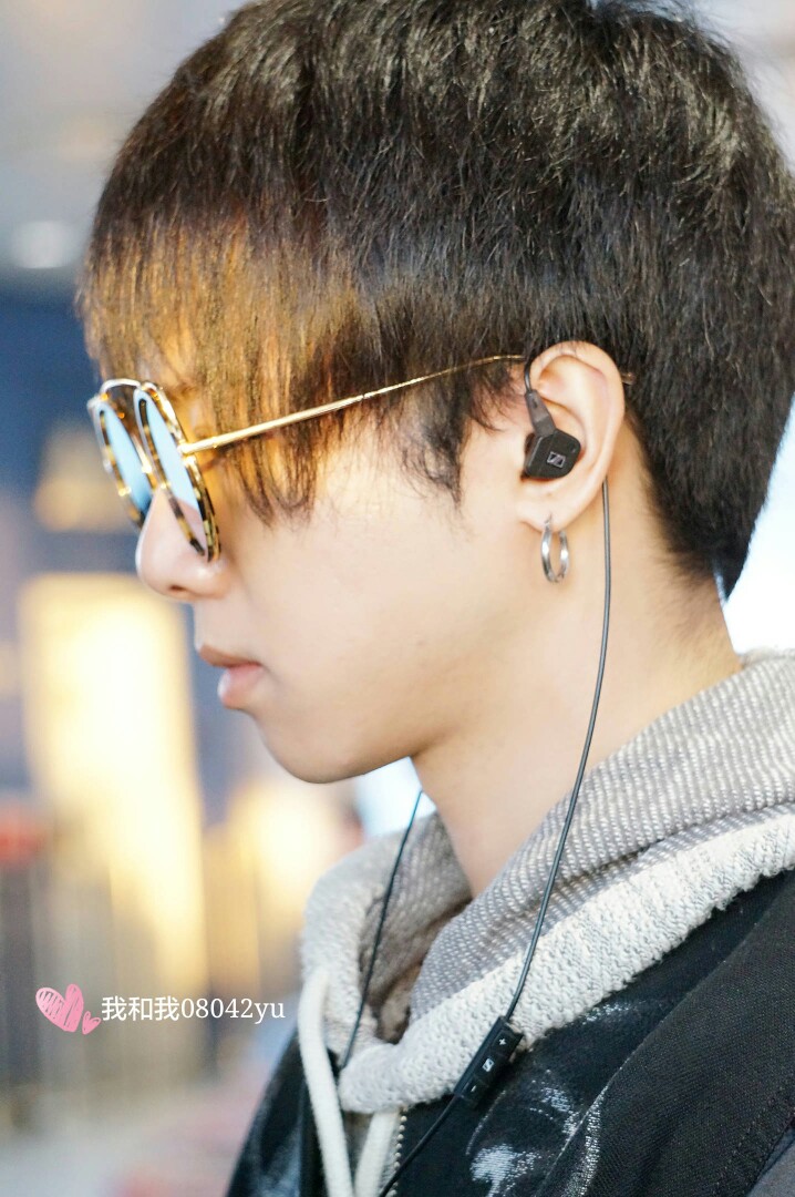 华晨宇 行程 2016.12.22 北京——海口 高清壁纸