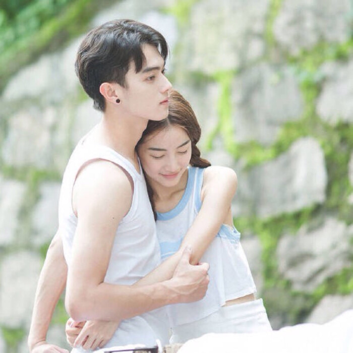 温乐の情侣头像 情头 森系 给我你的手后面…-