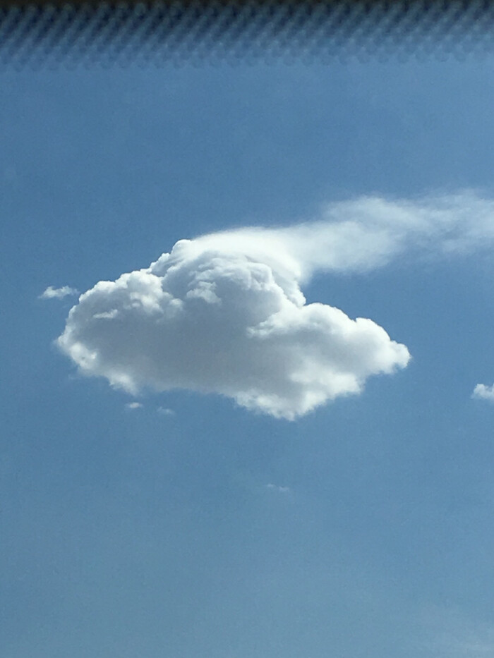 半天一朵云图片图片