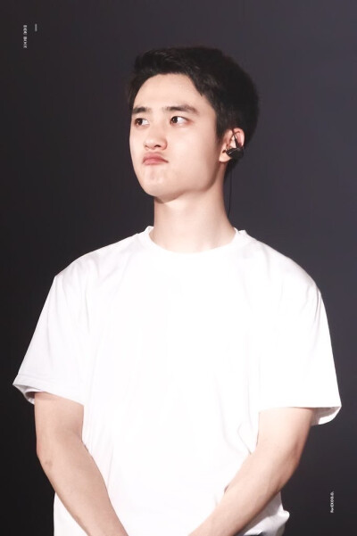 exo 四巡 都暻秀 白t